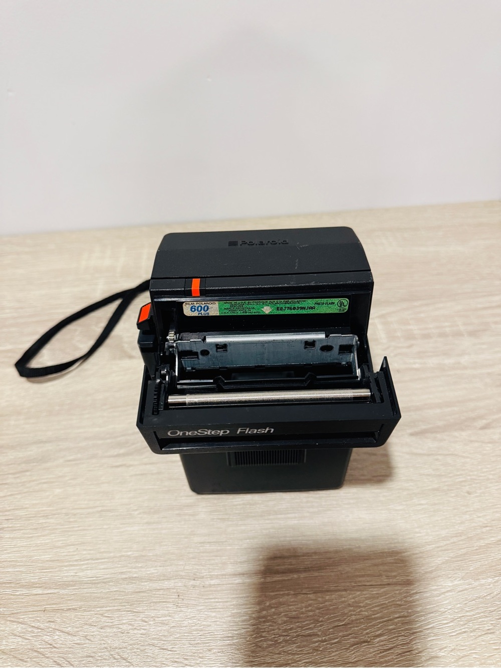 Vintage Polaroid OneStep Flash Instant Film Camera - Black 600 Series - Tested - Picture 10 of 12